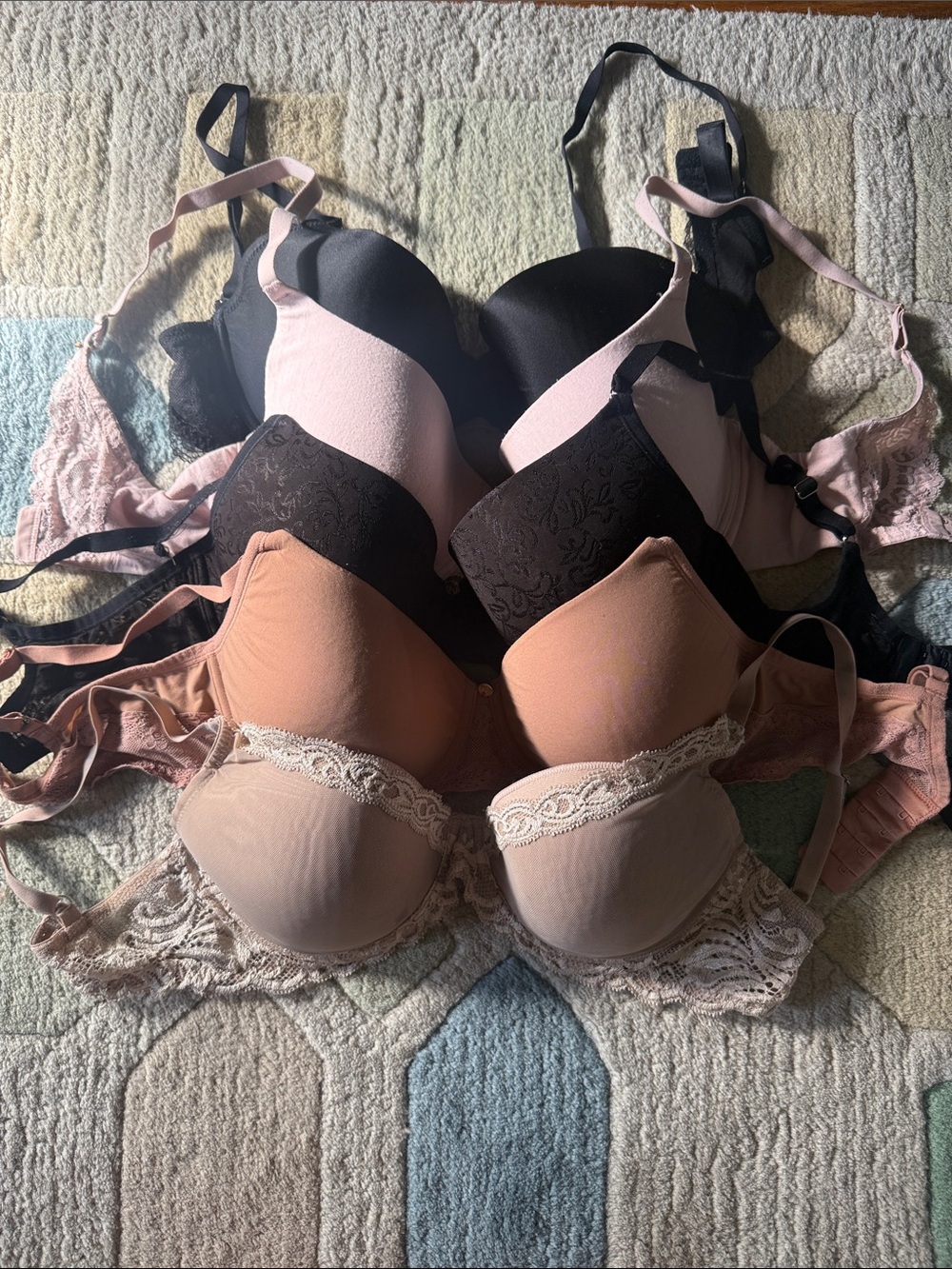 Lot of 5 Natori Women’s Underwire Bra – Pink/Black/Beige 34DD See description